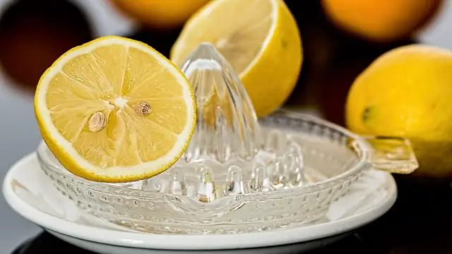 11 Major Side Effects of Too Many Lemons