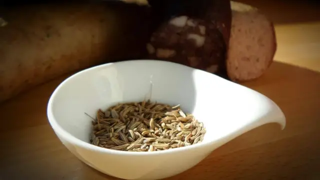 9 Major Side Effects of Eating Too Many Caraway Seeds