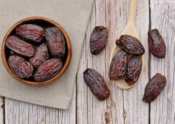 19 Amazing Benefits of Dates (Khajoor)