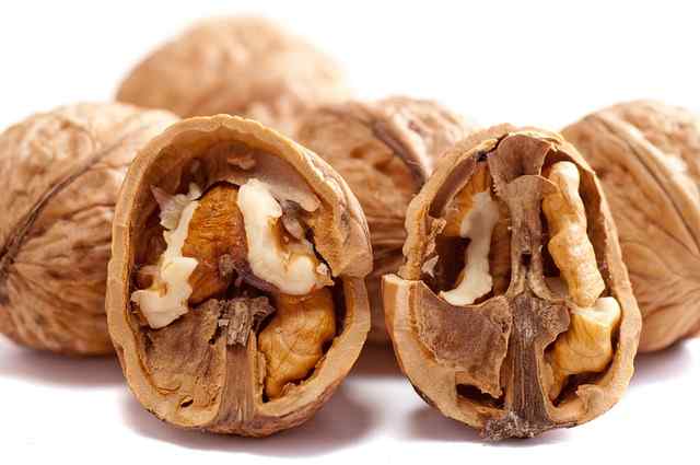 Heart Healthy Benefits of Walnuts