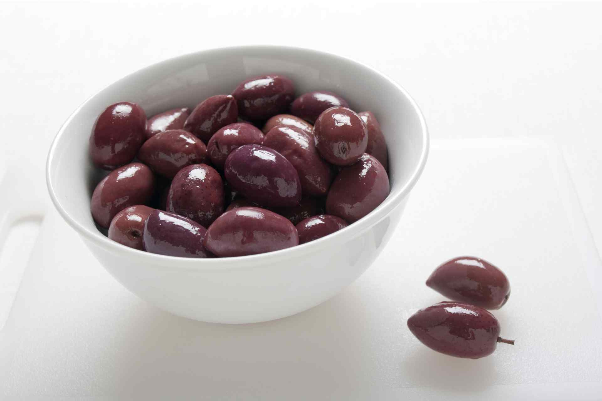 12 Amazing Benefits Of Kalamata Olives