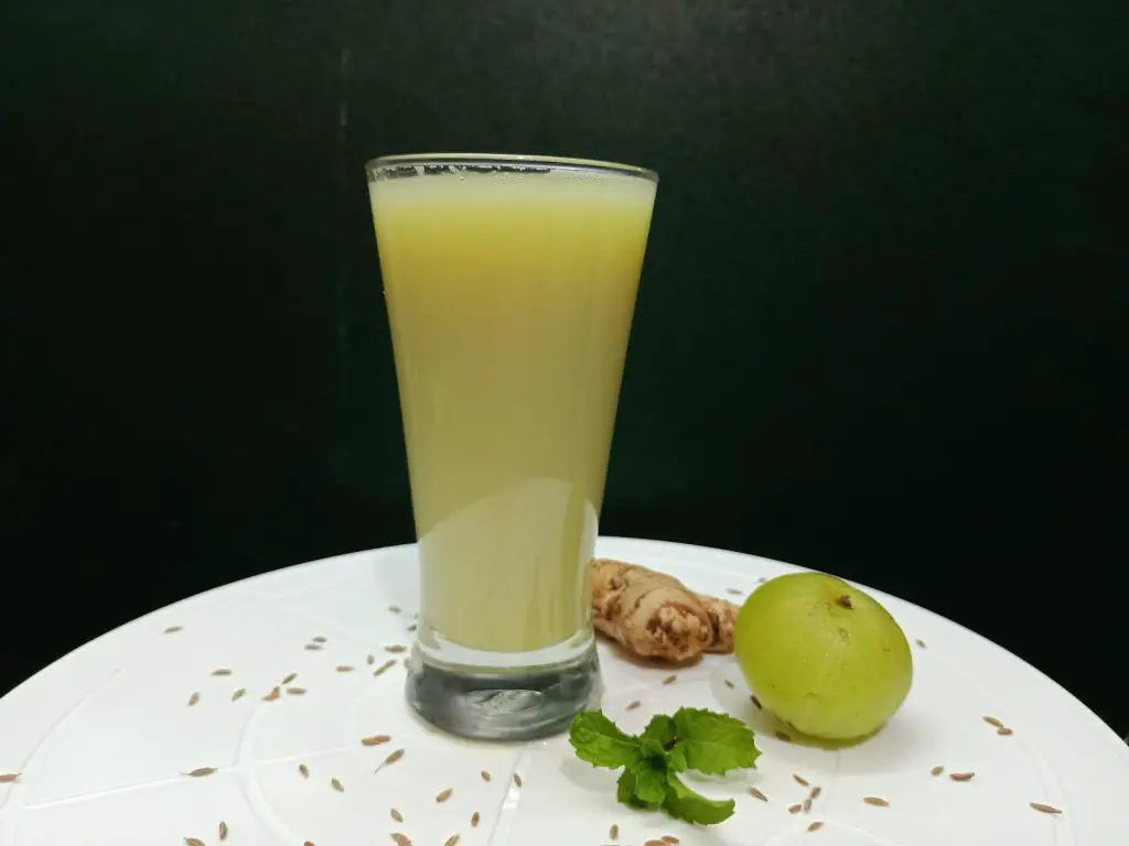 13 Benefits of Amla Juice