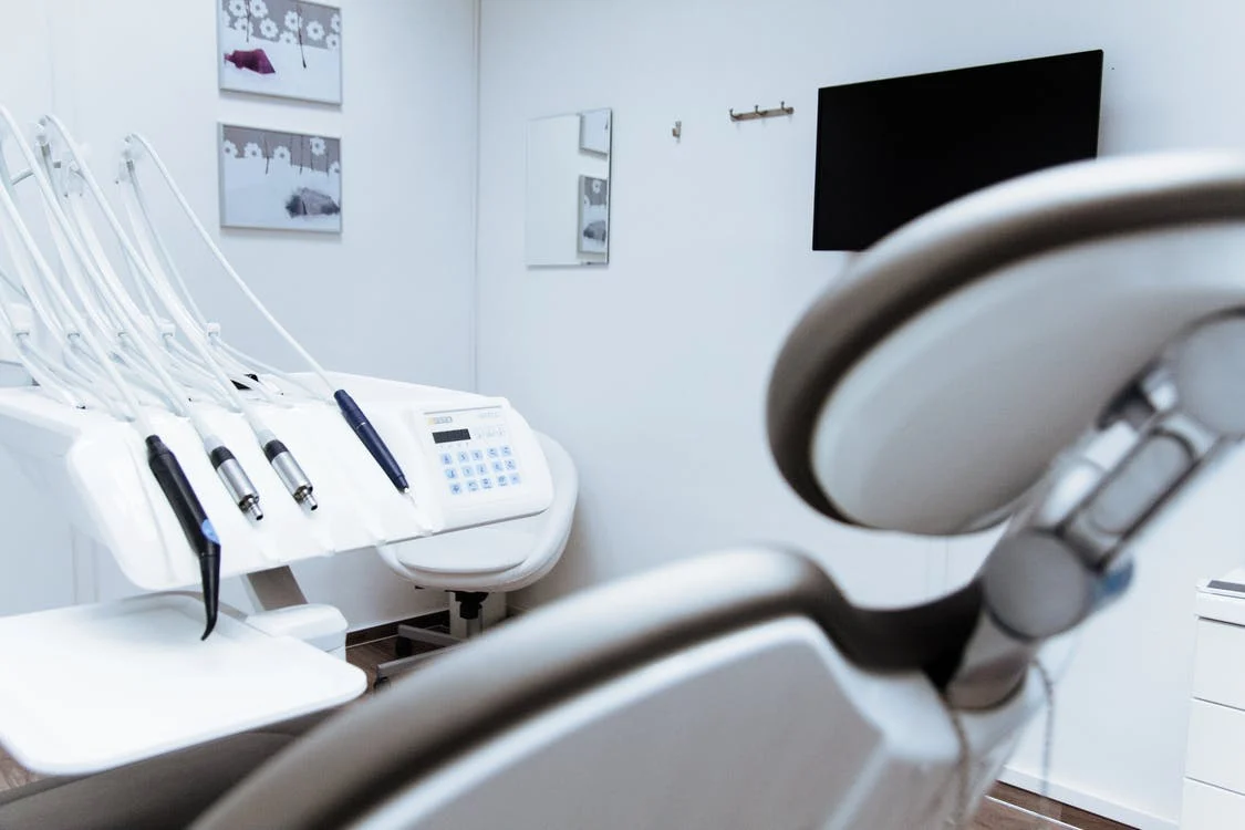 Factors to Consider Before Choosing a Dentist